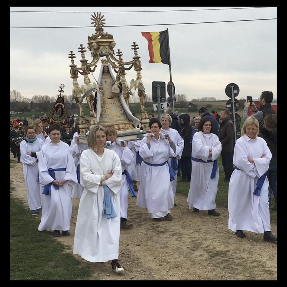 PAASMAANDAG IN HAKENDOVER